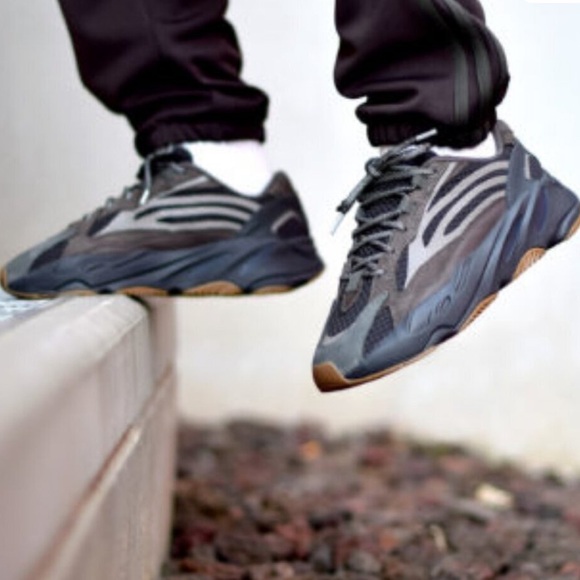 Adidas Yeezy Boost 700 V2 Geode US 7 - Picture 3 of 12